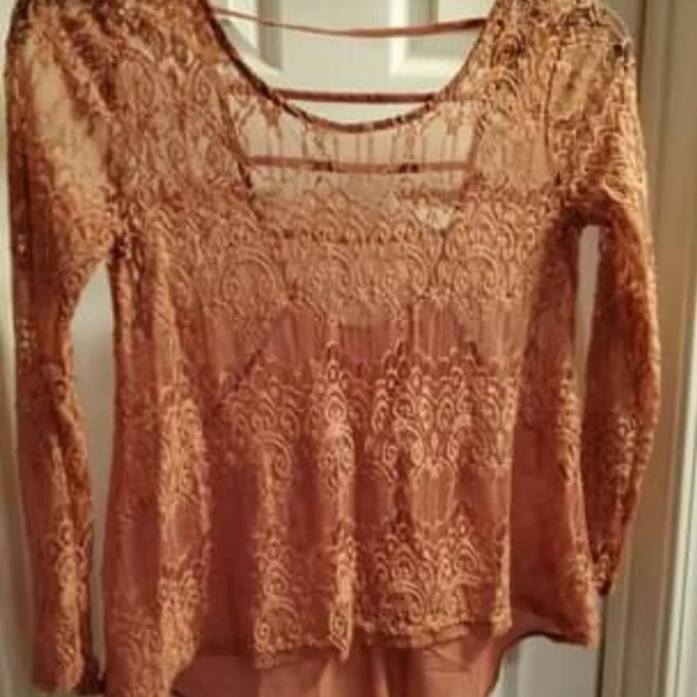 ASTR size Xs, (generously sized. Would fit a small) orange, lace and chiffon top